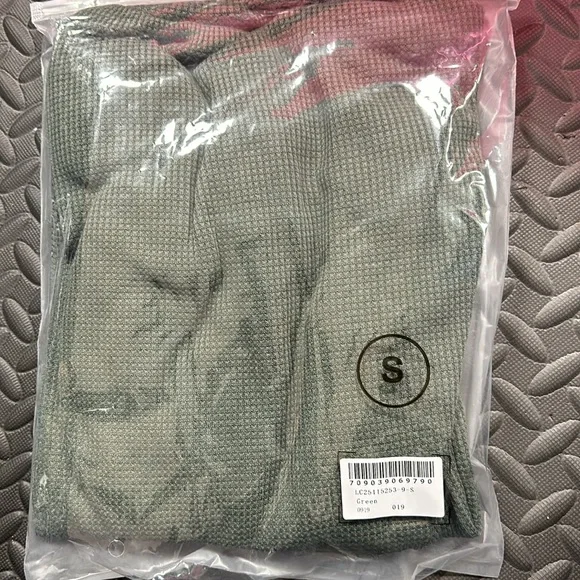 New - Shewin - Green Plain Waffle Knit Bishop Sleeve Square Neck Top - Picture 10 of 10